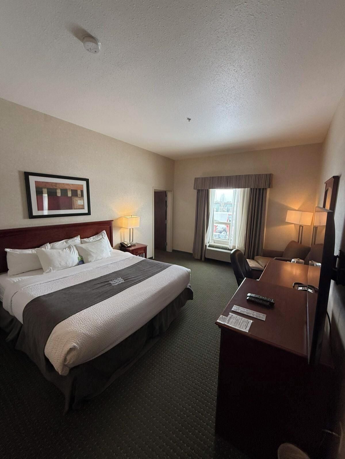 Business Room | Desk, iron/ironing board, rollaway beds, free WiFi