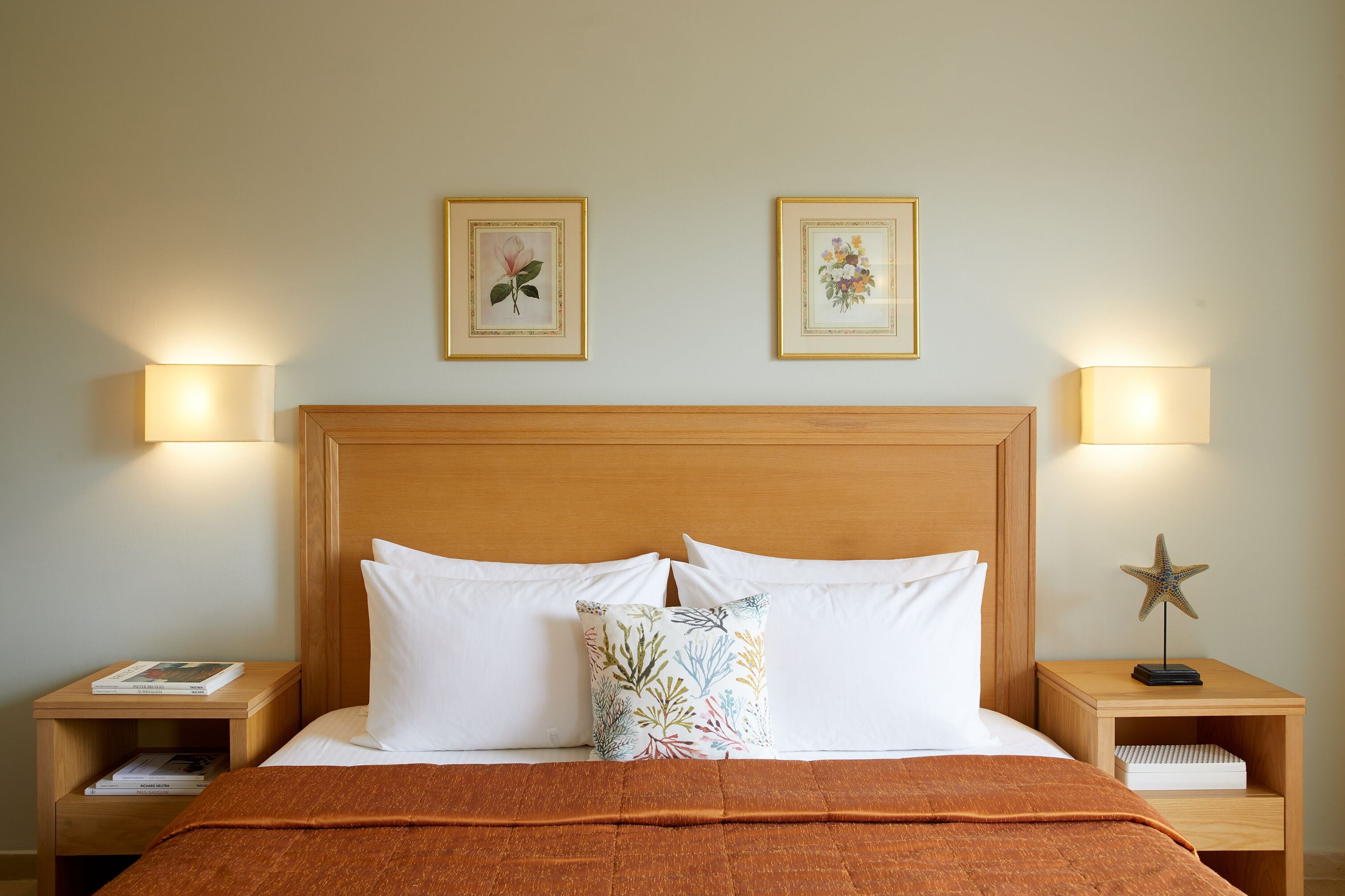 standard double room, garden view | 1 bedroom, in-room safe, free cots/infant beds, free wifi