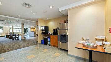 Free daily continental breakfast