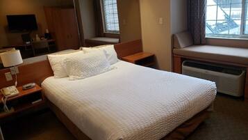 Habitación estándar, 1 cama Queen size | Caja de seguridad en la habitación y escritorio