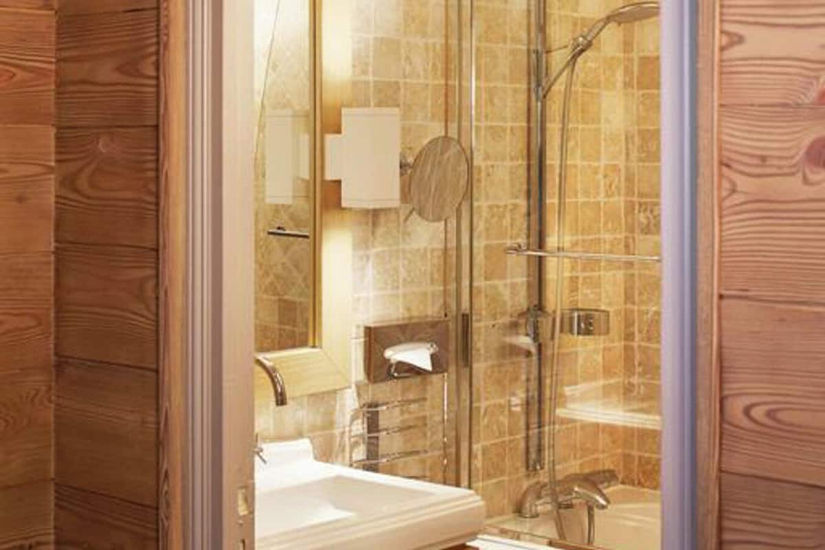 minibar, in-room safe, desk, free wifi