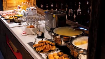 Sudah termasuk sarapan prasmanan setiap hari