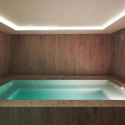 Sauna, bilik wap, mandi tangas / hammam, rawatan badan, rawatan muka