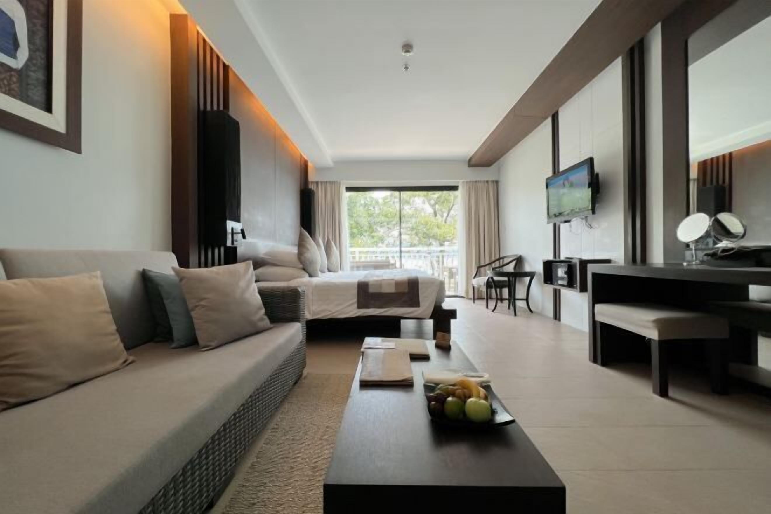 Minibar, coffre-fort, bureau, accès au Wi-Fi (inclus)