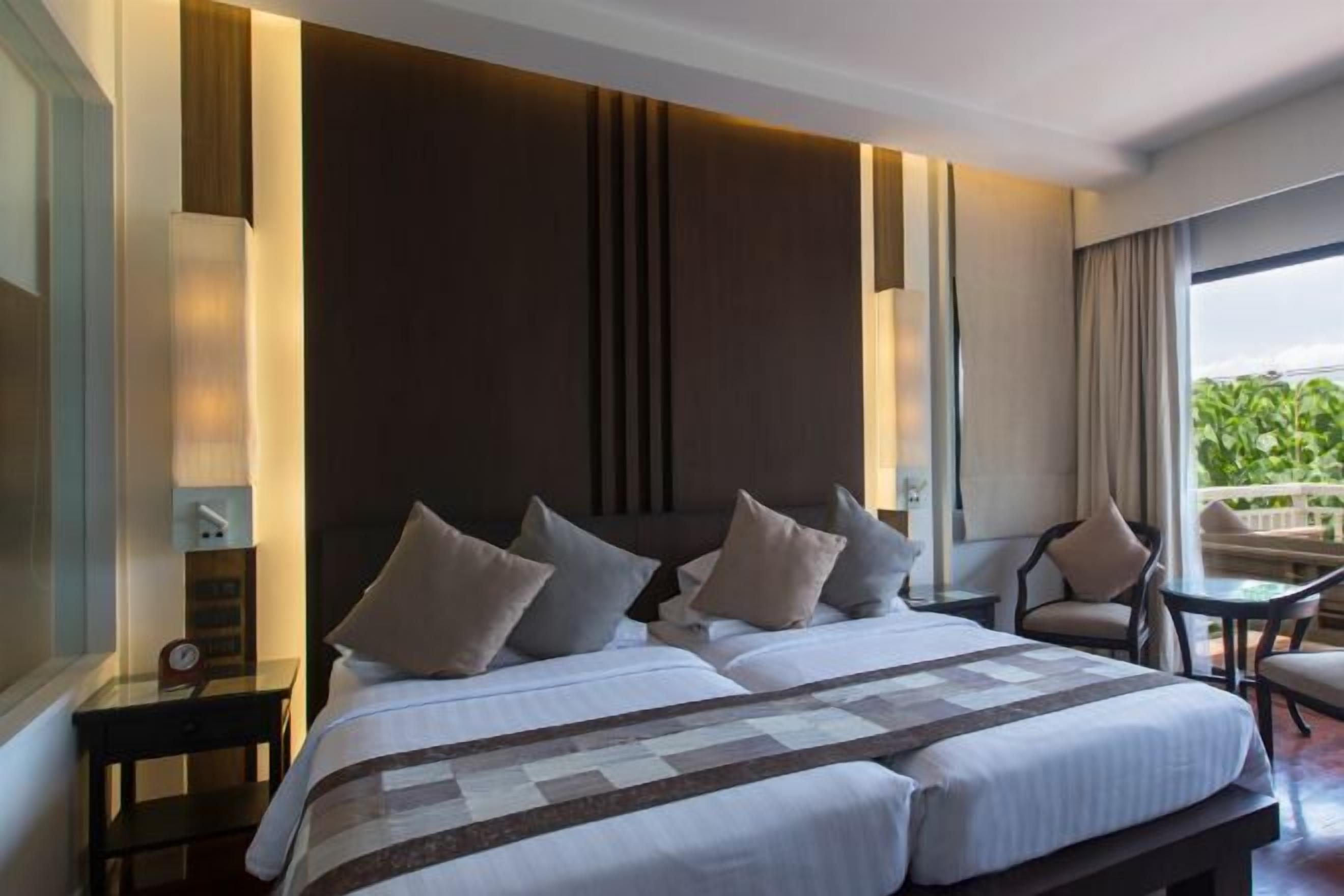 Minibar, coffre-fort, bureau, accès au Wi-Fi (inclus)