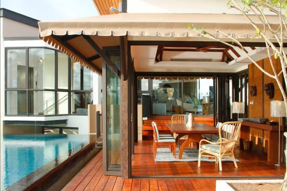 Pool | 2 outdoor pools, pool umbrellas, sun loungers