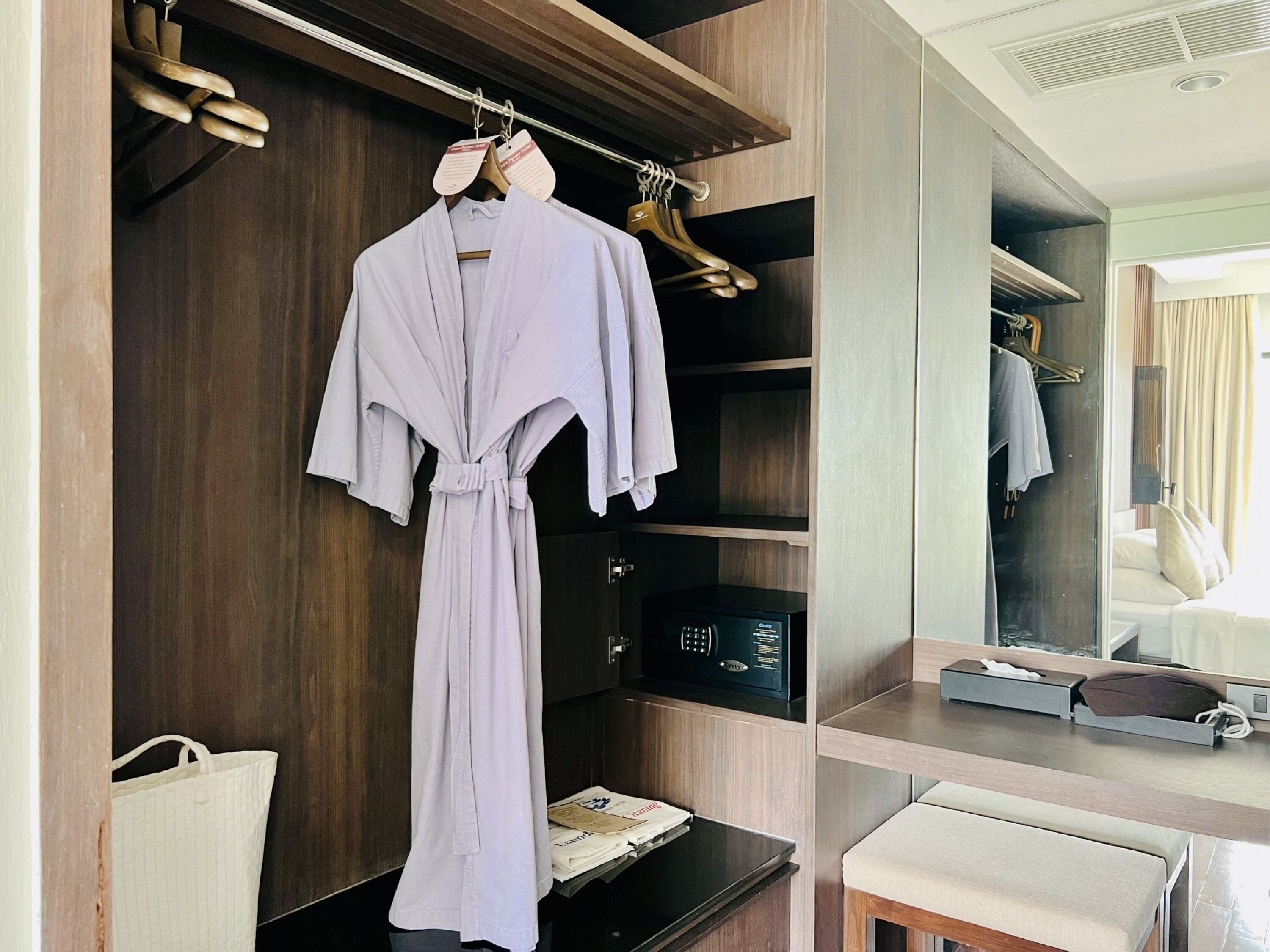 minibar, in-room safe, desk, free wifi