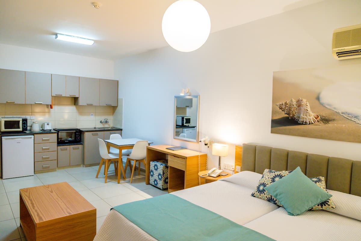 2 bedrooms, blackout drapes, iron/ironing board, free WiFi