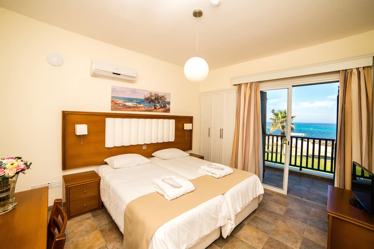 superior villa, sea view | 2 bedrooms, blackout curtains, iron/ironing board, free wifi