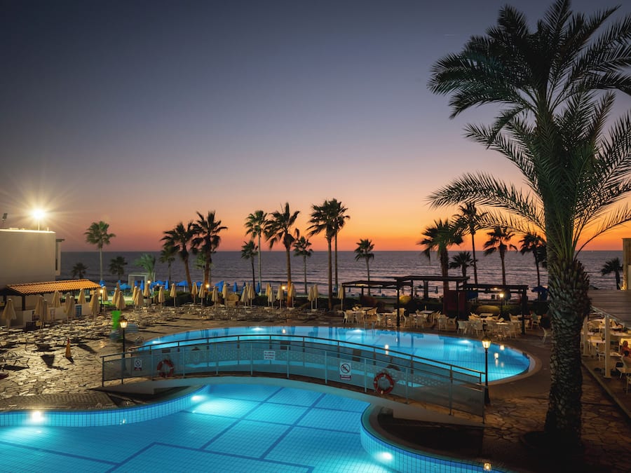 Indoor pool, seasonal outdoor pool, pool umbrellas, sun loungers