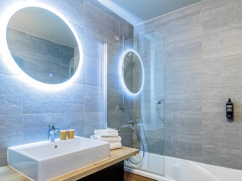 ibis Styles Crolles Grenoble A41