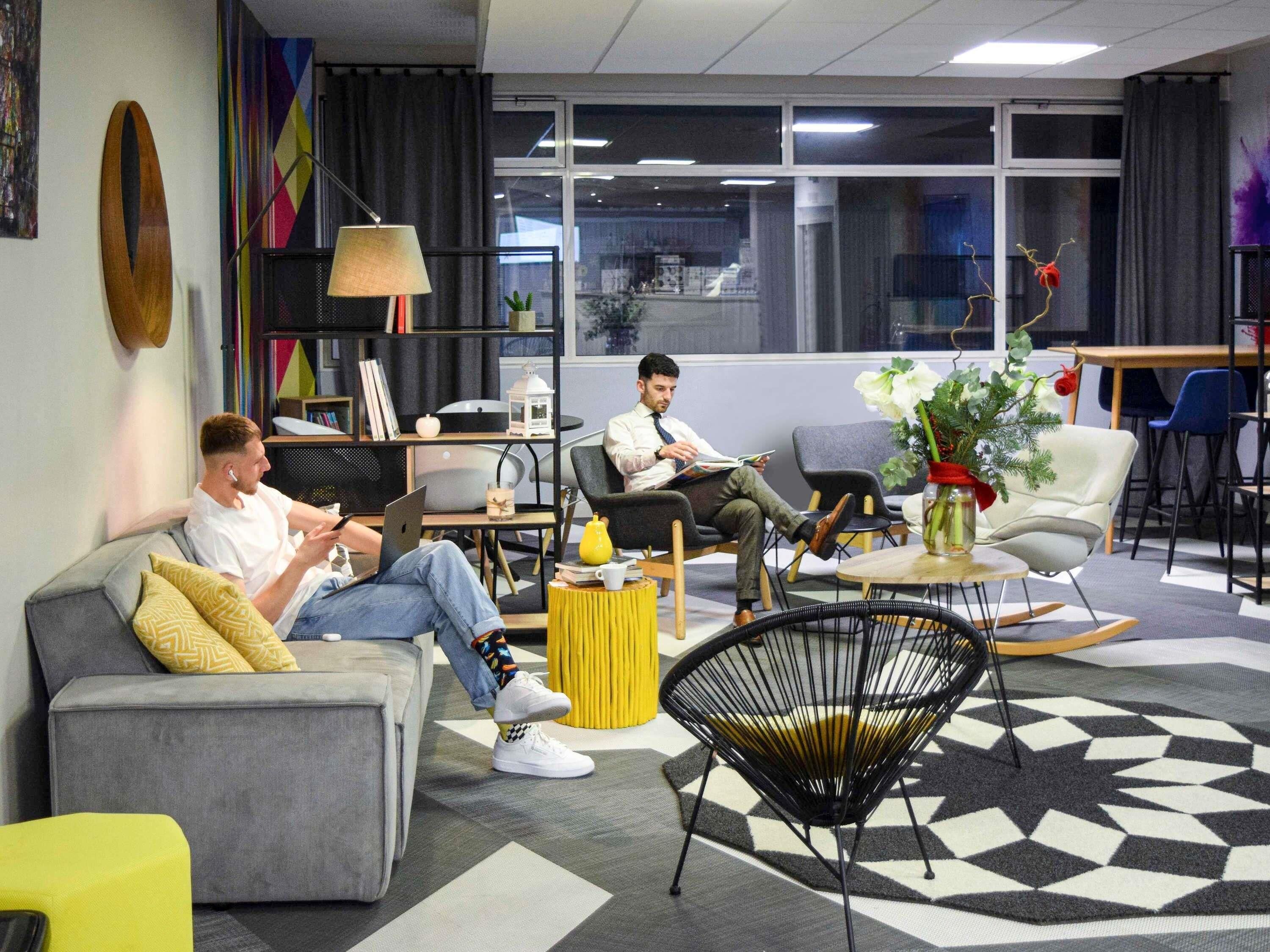 المنشأة من الخارج