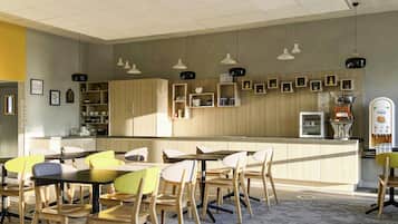 Petit déjeuner buffet compris tous les jours