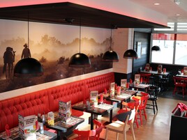 Lunch and dinner served, American cuisine