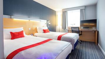 Standard Room, 2 Twin Beds (with Free Hot Breakfast) | Desk, blackout drapes, cribs (free), WiFi (free)