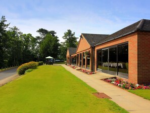 Front of property - Patshull Park Hotel Golf and Country Club (Wolverhampton)