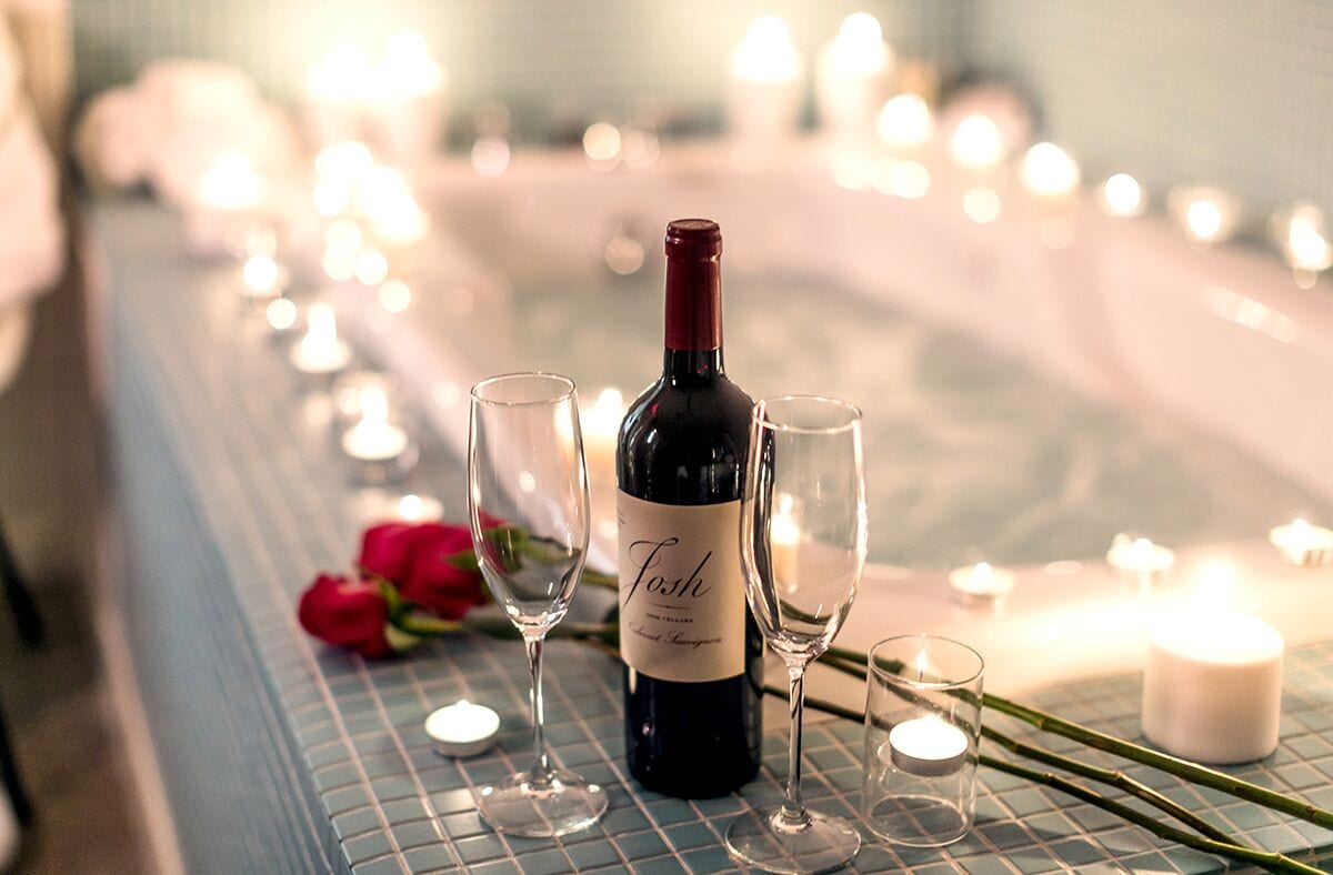 淋浴/盆浴组合、免费洗浴用品、吹风机、毛巾