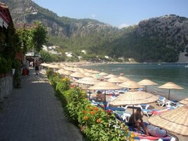 Ücretsiz plaj servisi, tüplü dalış, su kayağı, rüzgar sörfü
