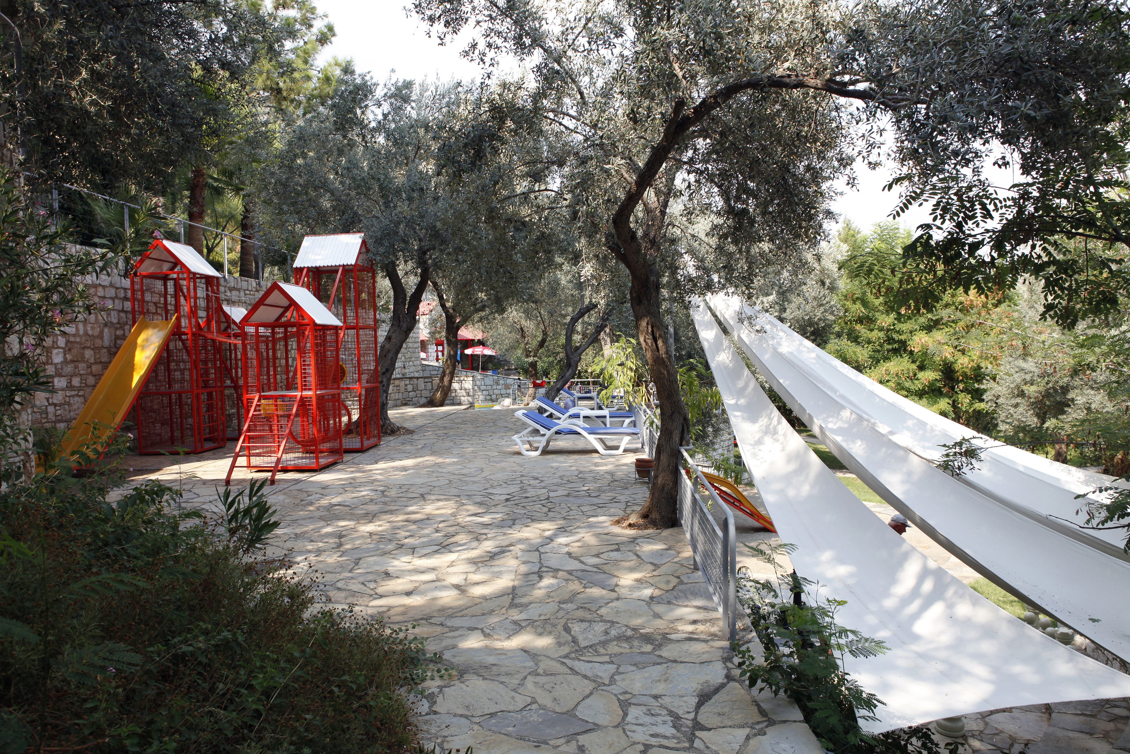 children’s play area – outdoor