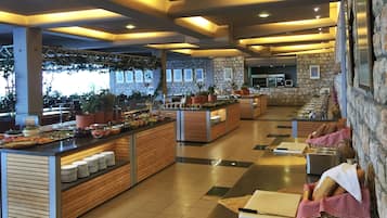 Daily buffet breakfast for a fee
