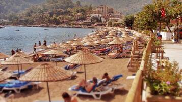 Free beach shuttle, scuba diving, water skiing, windsurfing