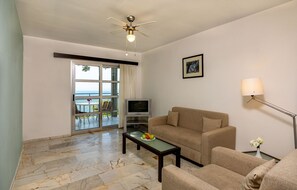 70-cm LED TV with satellite channels, TV - Loryma Resort Hotel (Marmaris)