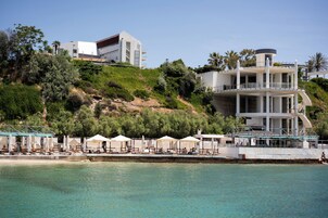 Private beach, beach cabanas, sun loungers, beach umbrellas