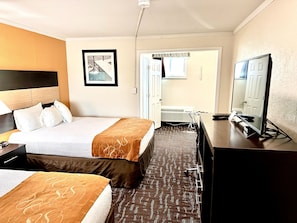 Chambre Standard (2 Beds) | Bureau, fer et planche à repasser, accès au Wi-Fi (inclus)