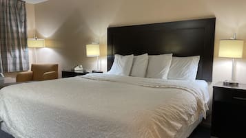 Standard Room, 1 King Bed, Non Smoking | Desk, laptop workspace, free WiFi, bed sheets