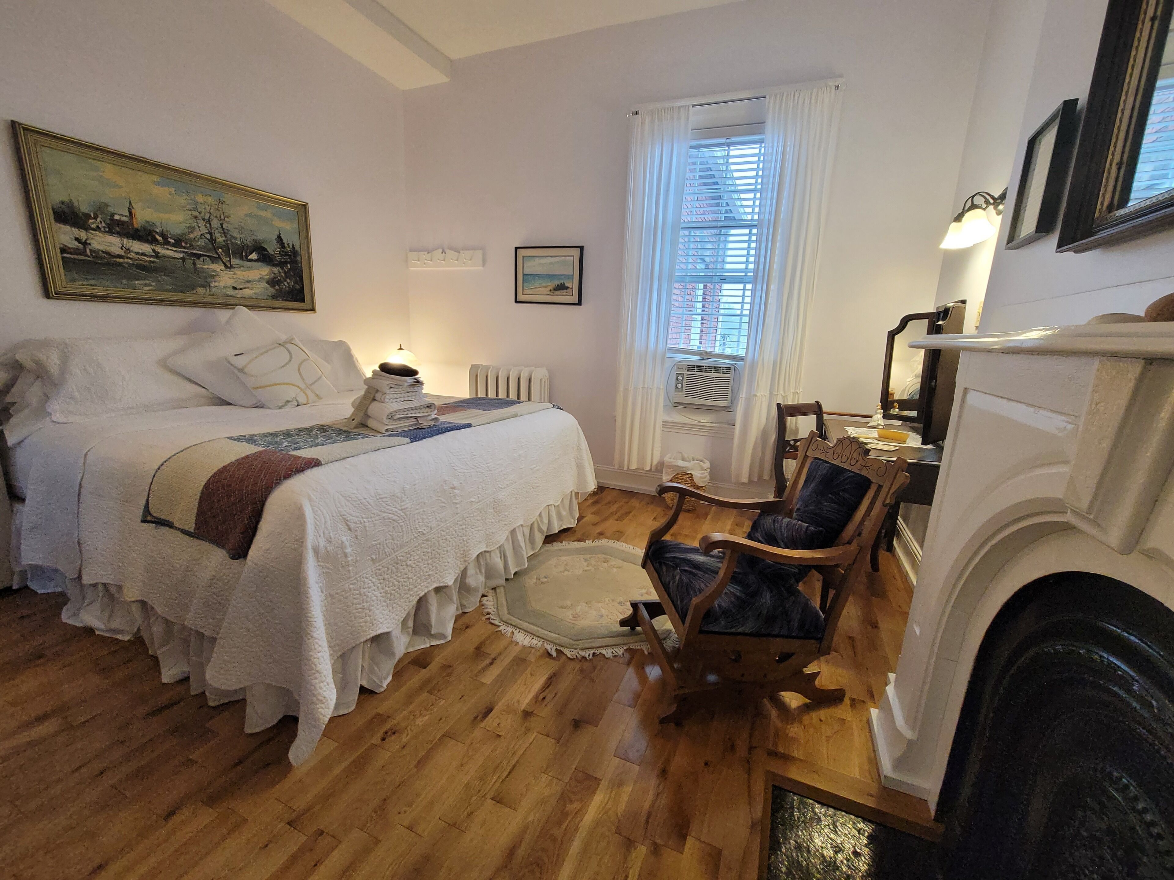 Classic Room 3 | Individually furnished, soundproofing, iron/ironing board, free WiFi