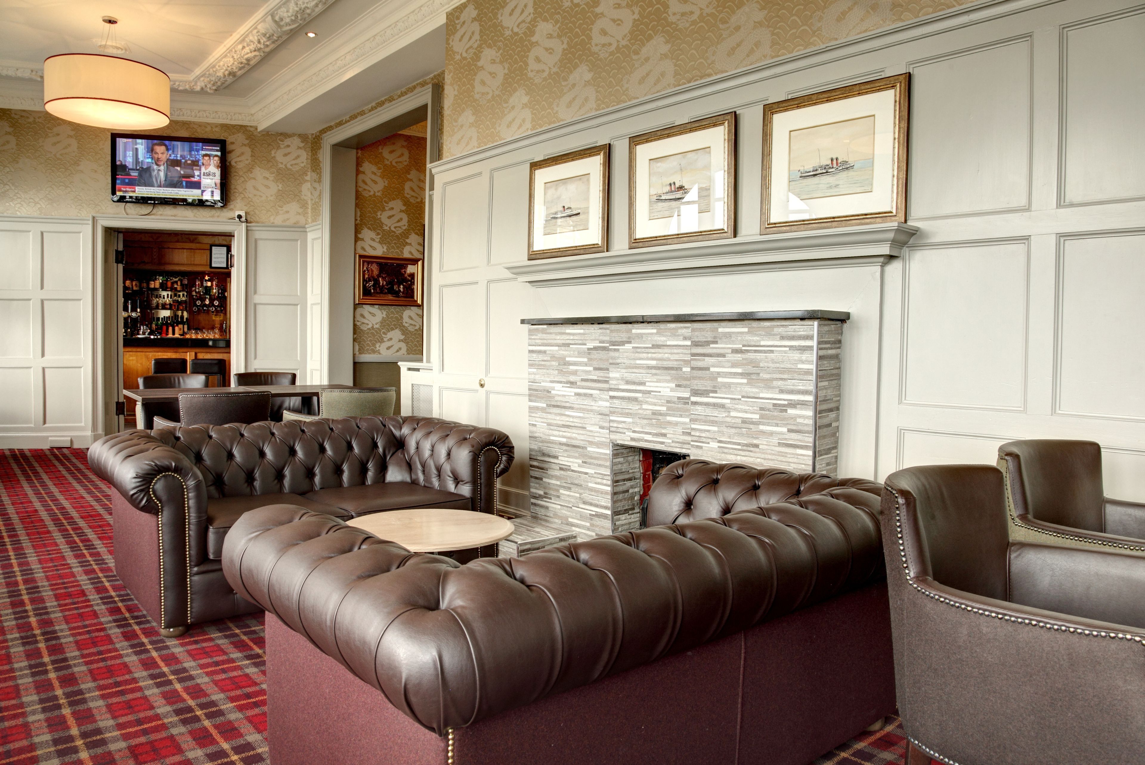 Lobby lounge
