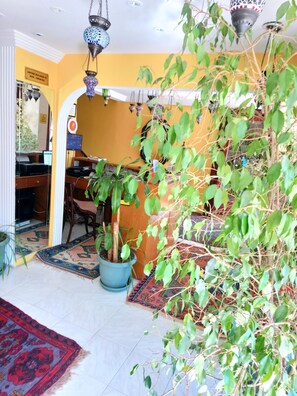 Interior entrance - Cosmopolitan Park Hotel (Istanbul)