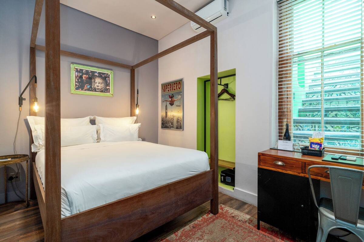 Room (8) | Frette Italian sheets, premium bedding, down comforters