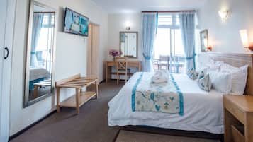 Apartment, 3 Bedrooms, Non Smoking | 3 bedrooms, in-room safe, iron/ironing board, free WiFi