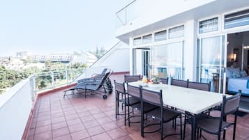 Apartment, 3 Bedrooms, Non Smoking | Balcony