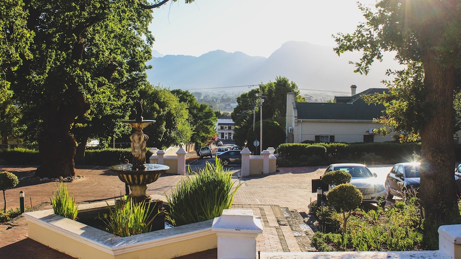 Pontac Manor Hotel