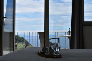 Quadruple Room | Minibar, desk, blackout curtains, soundproofing - B&B Casa Mazzola (Sant'Agnello)