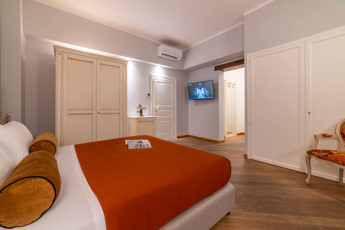 superior room, 1 queen bed, city view | minibar, desk, blackout curtains, free wifi