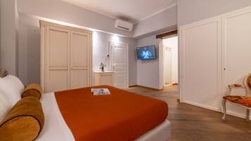 Camera Superior, 1 letto queen, vista città | Minibar, una scrivania, tende oscuranti, Wi-Fi gratuito