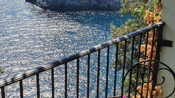Doppia Superior, vista mare parziale | Terrazza/patio