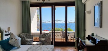 华丽客房, 1 间卧室, 海景 | 迷你吧、客房内保险箱、办公桌、遮光窗帘