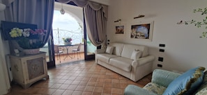 Suite, Sea View | Living area | LCD TV - La Conca Azzurra (Conca dei Marini)