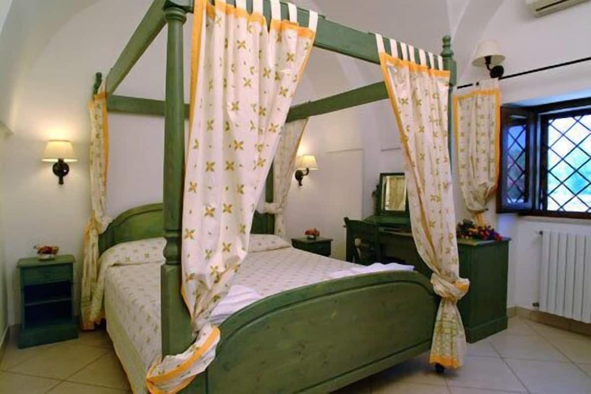 Minibar, desk, blackout curtains, free cots/infant beds