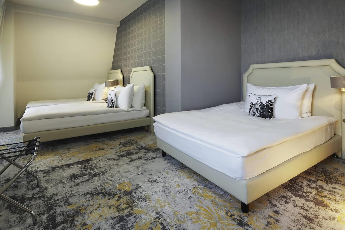Chambre Standard, 3 lits une place | Literie de qualité supérieure, minibar, coffres-forts dans les chambres
