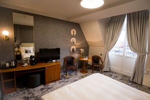 Premium bedding, minibar, in-room safe, desk