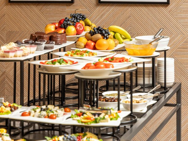 Buffet breakfast on weekdays (EUR 10 per person)