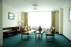 Svit Premium - 1 dubbelsäng | Minibar, skrivbord, mörkläggningsgardiner och ljudisolering