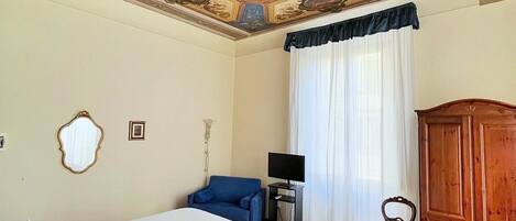 Deluxe Room, Non Smoking, Ensuite | Premium bedding, individually furnished, desk, soundproofing