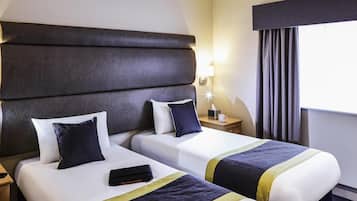 Standard Room, 2 Single Beds | Premium bedding, in-room safe, individually furnished, desk
