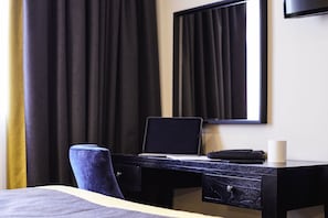 Habitació doble estàndard, 1 llit doble | Roba de llit d'alta qualitat i caixa forta a l'habitació